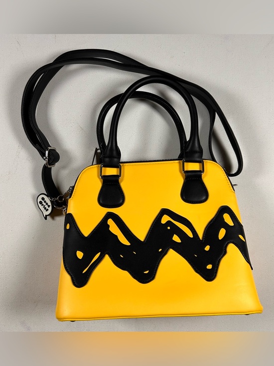 Loungefly Handbags - Loungefly Peanuts Crossbody Purse Charlie Brown RARE